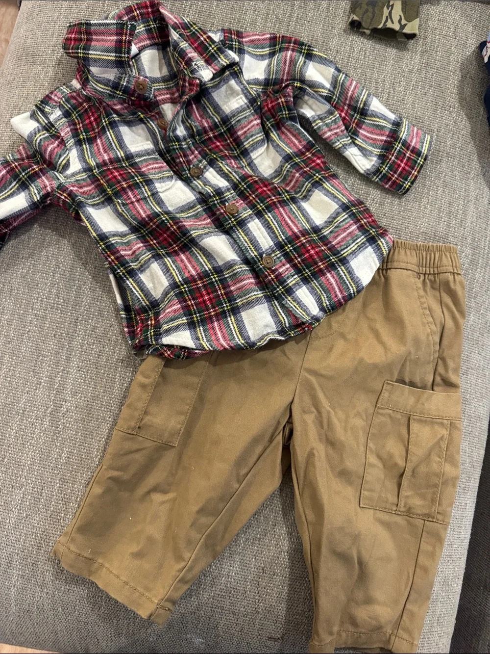 GAP Red Navy Cream Plaid Button-Down Shirt with Tan Cargo Pants